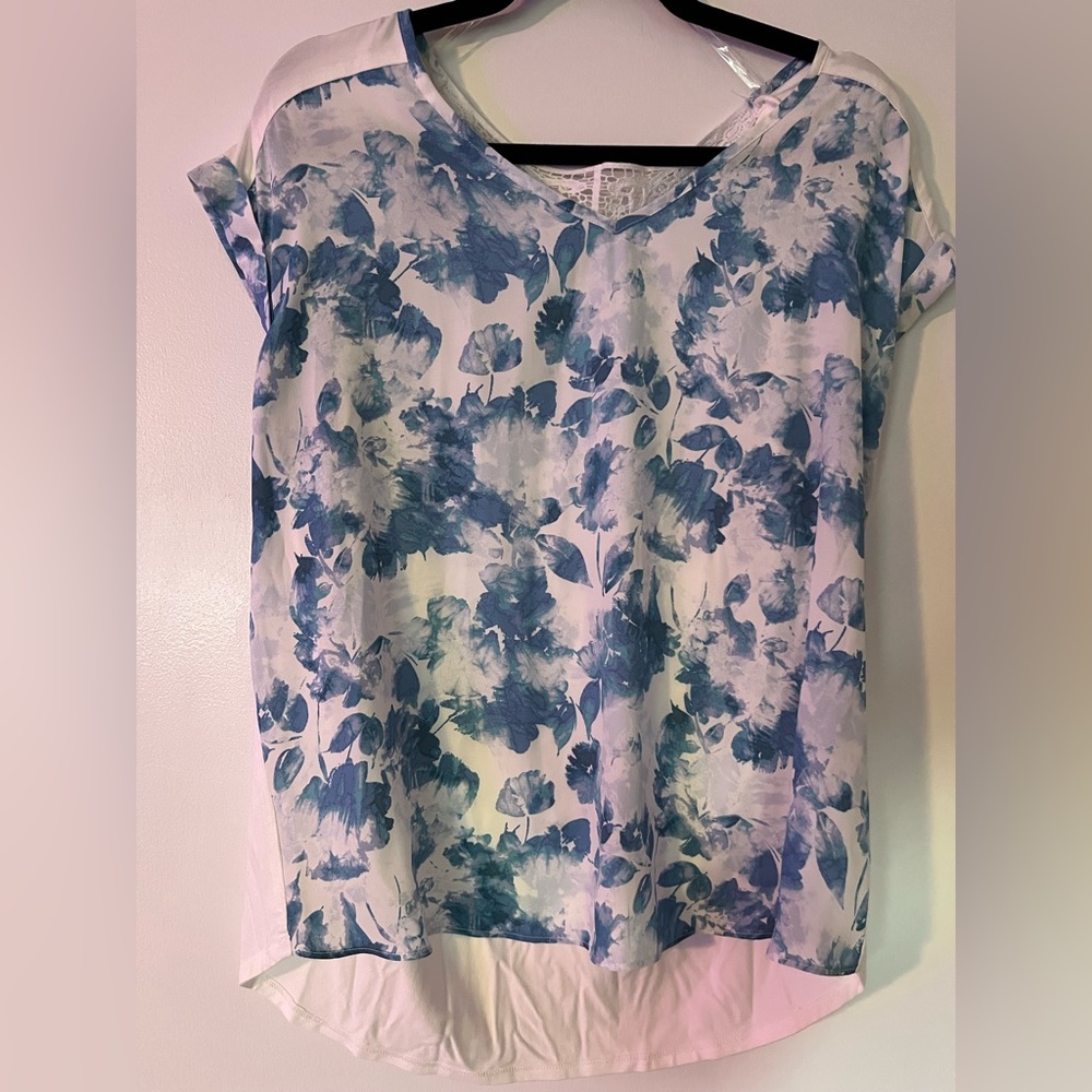 Floral tshirt with lace rolled sleeves size XL